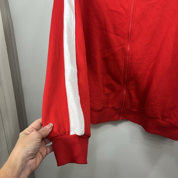 Colsie red with white stripe down the sleeve full zip jacket size 1X - Picture 4 of 8